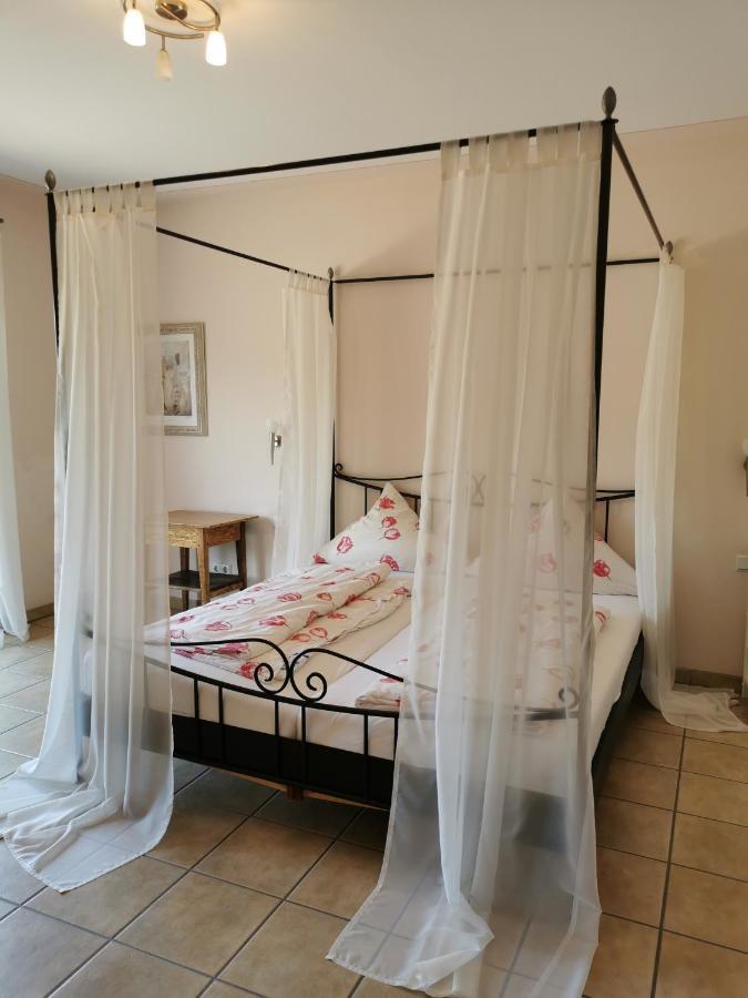 Apartamento Weingut Amlinger&Sohn Neef Exterior foto