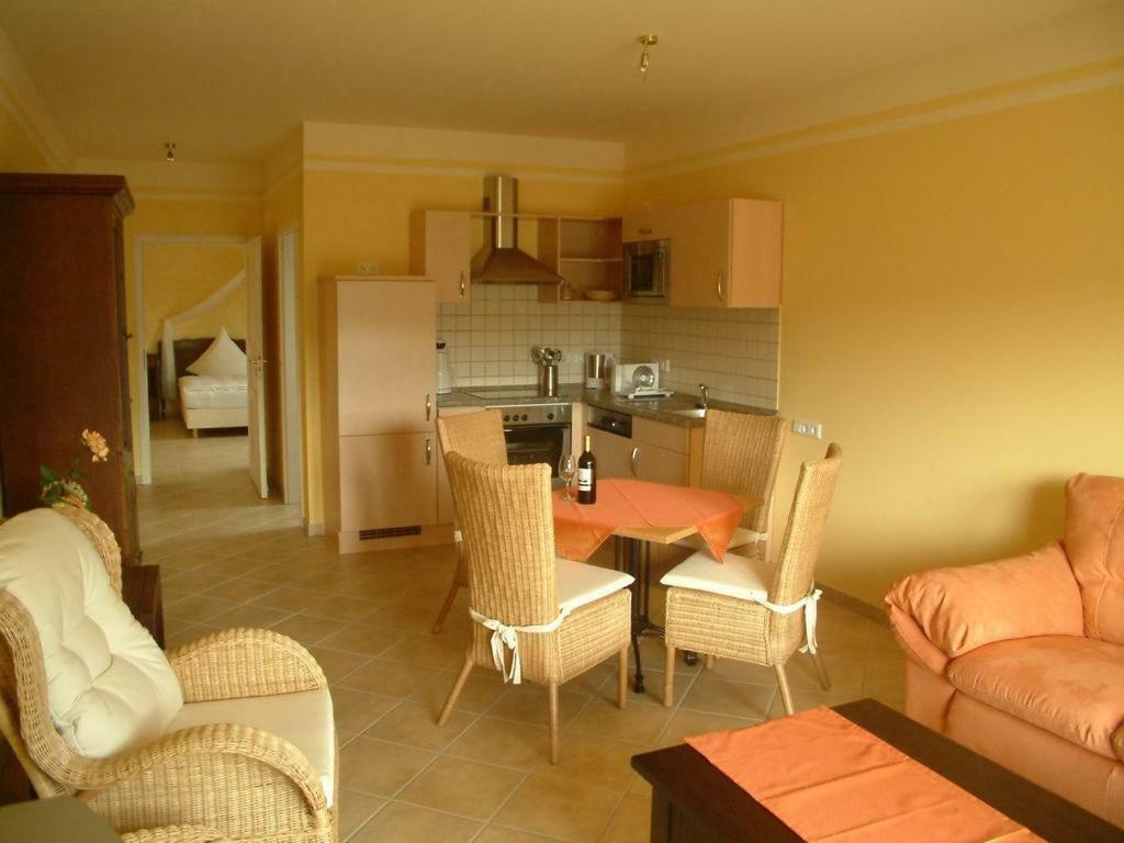 Apartamento Weingut Amlinger&Sohn Neef Exterior foto